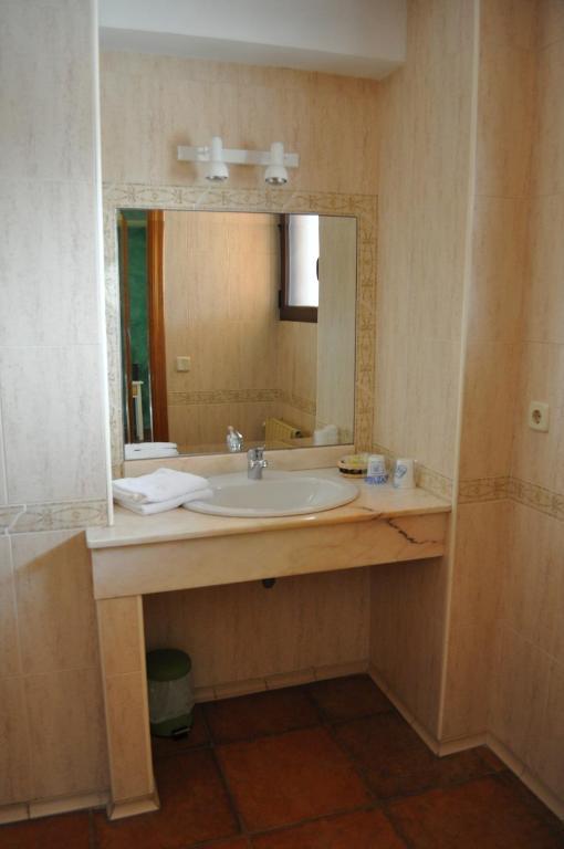 Hotel Langa Cerezo de Abajo Pokoj fotografie